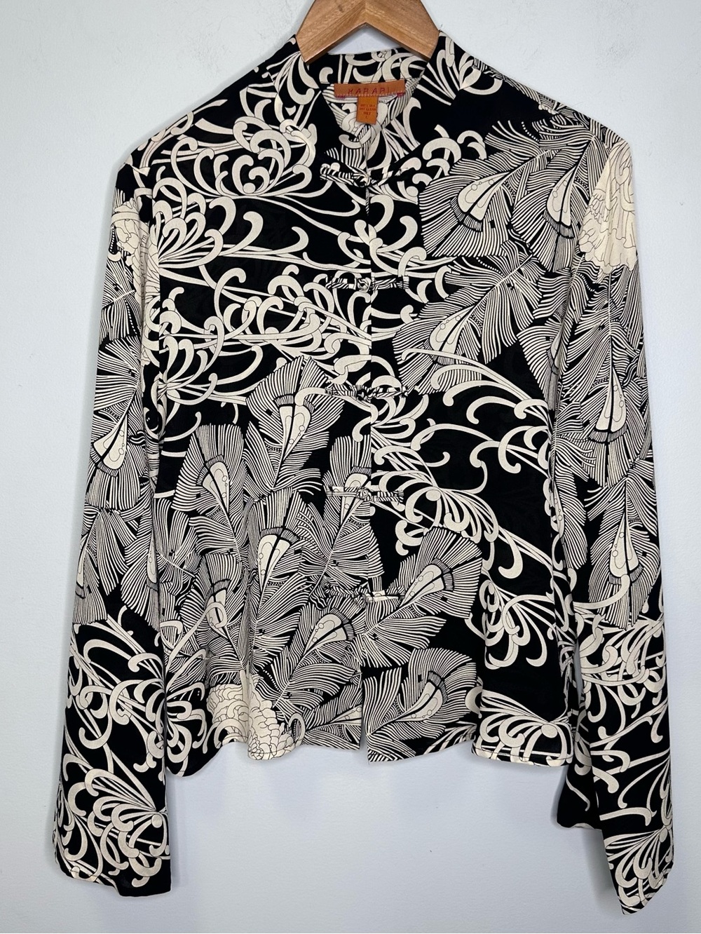 Harari Black Ivory Asian Inspired Blouse 100% Silk Knots Toggle Buttons